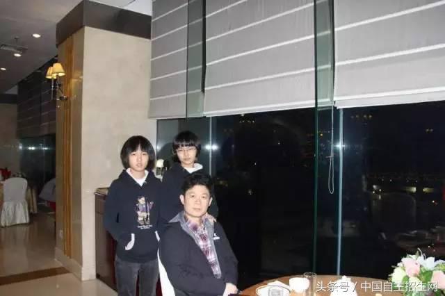 北京四中双胞胎姐妹同被美国名校录取，父亲揭秘4条家教“硬规矩
